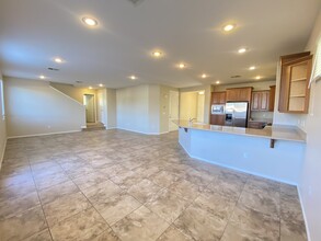 7330 Aspire Ct in Las Vegas, NV - Building Photo - Building Photo