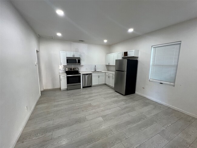 410 S Vaden St, Unit B in Sherman, TX - Building Photo - Building Photo