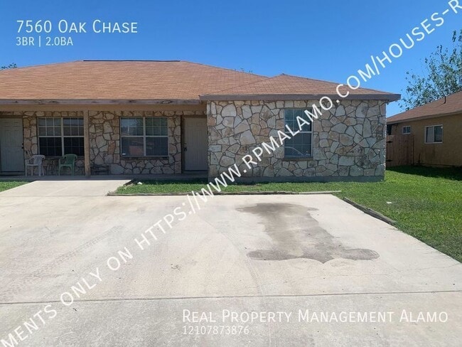 7560 Oak Chase in San Antonio, TX - Building Photo - Building Photo
