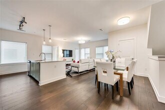 5714 McCommas Blvd in Dallas, TX - Building Photo - Building Photo