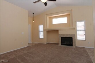5934 Gingham St, Unit B in North Las Vegas, NV - Building Photo - Building Photo