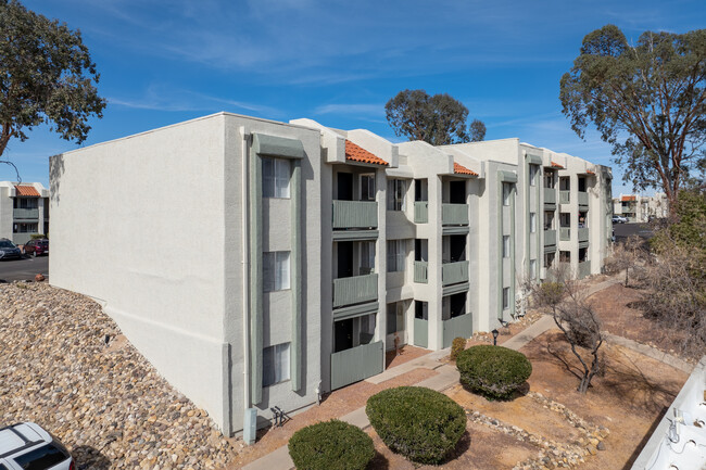 Valley View Apartments in Tucson, AZ - Foto de edificio - Building Photo