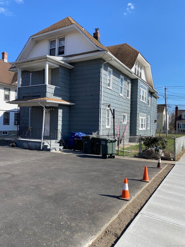 452 Summit St in Bridgeport, CT - Building Photo - Building Photo