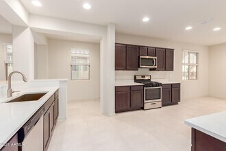 8755 W Solano Dr in Glendale, AZ - Building Photo - Building Photo