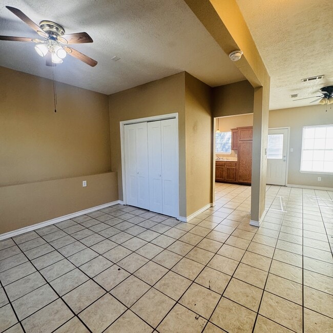 107 Chicago Ave in Nederland, TX - Building Photo - Building Photo