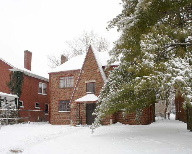 57 S Burgess Ave in Columbus, OH - Building Photo - Building Photo