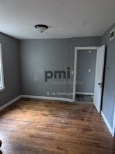 600 E Jefferson Pl in Nason, IL - Building Photo - Building Photo