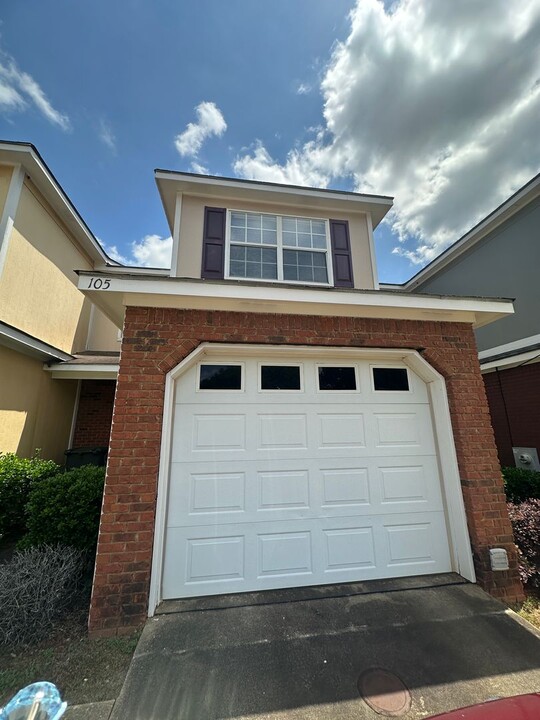 105 S Spring View Dr in Enterprise, AL - Foto de edificio