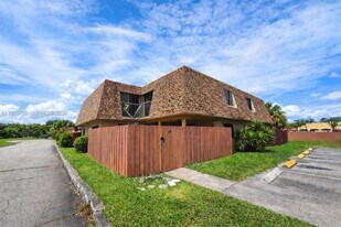 2455 W 67th Pl in Hialeah, FL - Building Photo