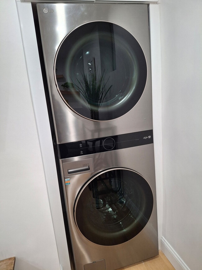 17 Mt Pleasant Ave in Providence, RI - Building Photo - Building Photo