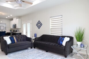 204 W Rutherford Ave in Edinburg, TX - Building Photo