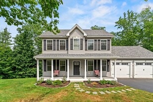 30 Daylily Ln in New Boston, NH - Building Photo