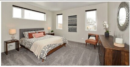 717 Rogers St, Unit 1A in Downers Grove, IL - Foto de edificio - Building Photo