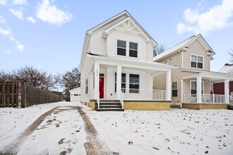 2273 E 100th St in Cleveland, OH - Foto de edificio - Building Photo