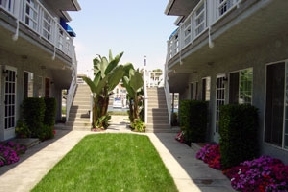 Marina Apartments & Boat Slips in Long Beach, CA - Foto de edificio - Building Photo