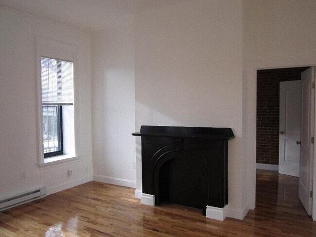 23 Cortes St, Unit 3 in Boston, MA - Building Photo - Building Photo