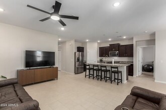 19908 W Badgett Ln in Litchfield Park, AZ - Foto de edificio - Building Photo