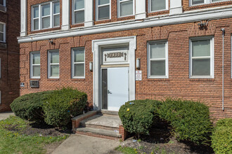 Crandell Park Apartments in Cleveland, OH - Building Photo - Building Photo