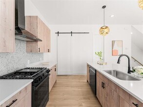 2019 N Prairie Ave in Dallas, TX - Building Photo - Building Photo