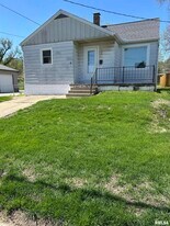 405 Keller St in Bartonville, IL - Building Photo