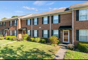 1429 Trent Blvd in Lexington, KY - Building Photo