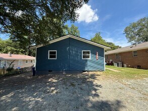 102 Johnson St-Unit -#A (102 Johnson) in Chapel Hill, NC - Building Photo - Building Photo