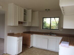 27340 Avenue 13 in Madera, CA - Building Photo - Building Photo