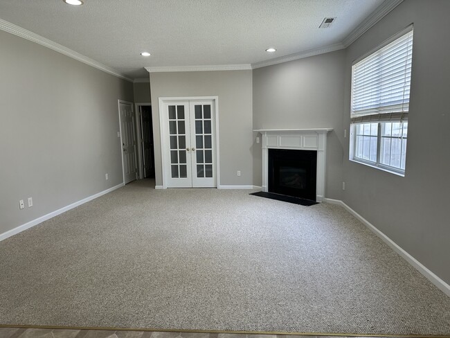 8017 Hill-N-Dale Dr in Kernersville, NC - Building Photo - Building Photo