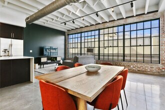 822 Howard Ave in New Orleans, LA - Building Photo - Building Photo