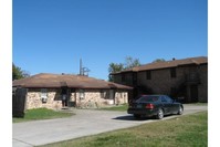 1001 Pirtle St in La Marque, TX - Foto de edificio - Building Photo