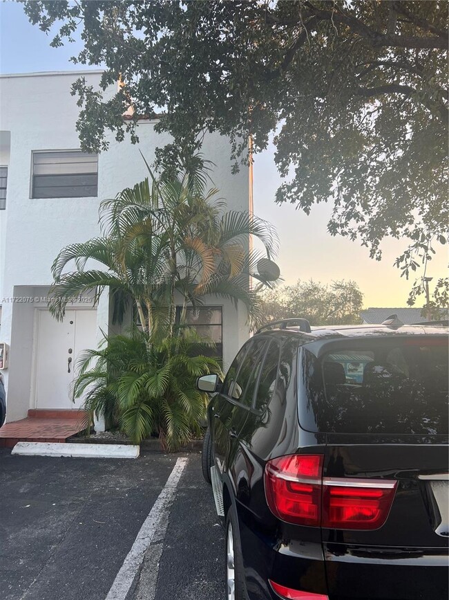 219 NW 109th Ave, Unit 1 in Miami, FL - Building Photo - Building Photo