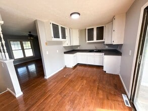 5004 Astoria Ave in Columbus, OH - Building Photo - Building Photo