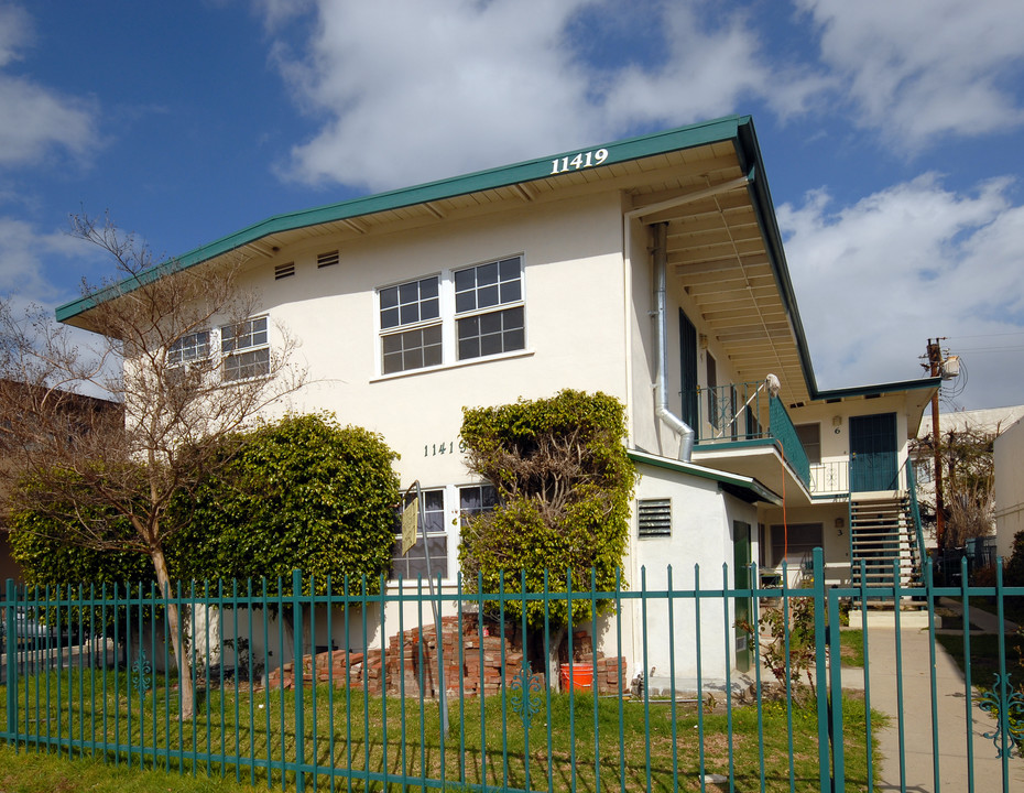 Cumpston Apartments in North Hollywood, CA - Building Photo