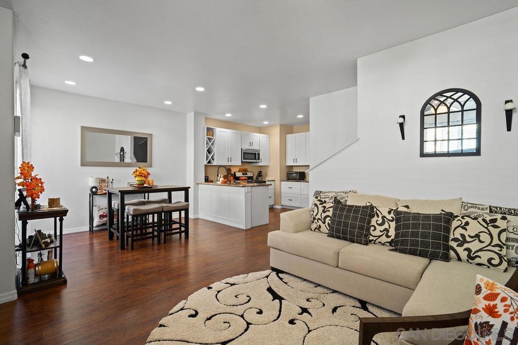 41880 Davenport Way in Murrieta, CA - Building Photo
