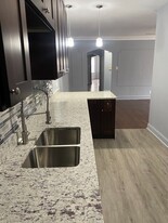 2014 E 77th St in Chicago, IL - Building Photo
