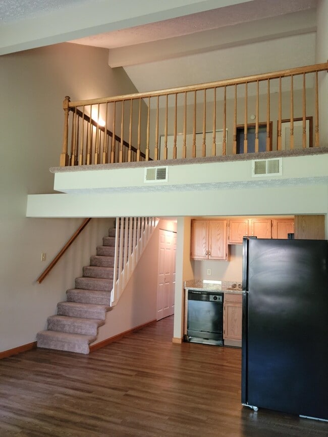 708 Village Dr, Unit 708 in Glen Carbon, IL - Foto de edificio - Building Photo