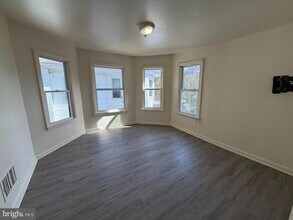 110 W Main St in Millville, NJ - Building Photo - Building Photo