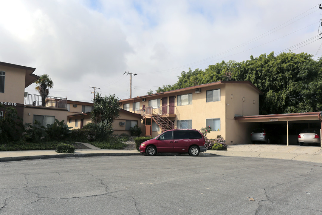 14900 Gagely Dr in La Mirada, CA - Building Photo