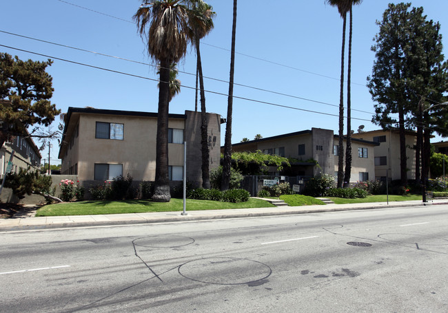 Riviera Palms in West Covina, CA - Building Photo - Building Photo