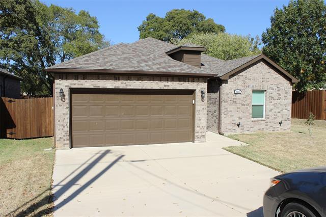 2311 W Bond St in Denison, TX - Foto de edificio