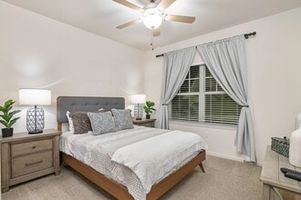 Diamond Oaks Village - 55+ Senior Living in Bonita Springs, FL - Foto de edificio - Building Photo