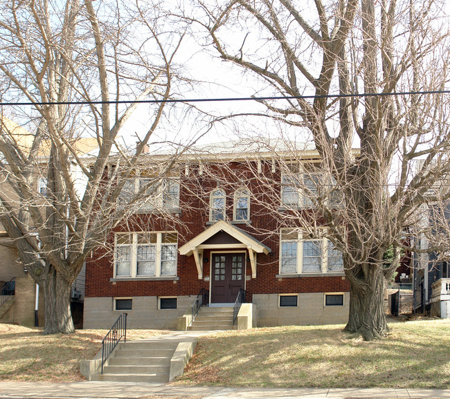 1423 Brownsville Rd in Pittsburgh, PA - Building Photo - Building Photo