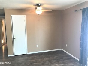 2316 W Larkspur Dr in Phoenix, AZ - Building Photo - Building Photo