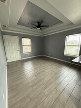 302 W Amy Dr, Unit C in San Juan, TX - Foto de edificio - Building Photo