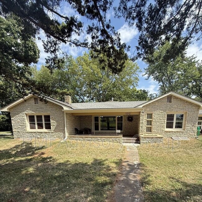 property at 1212 SW 27th St