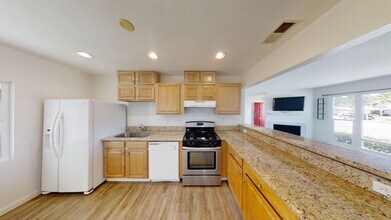 5184 Ewing St in San Diego, CA - Building Photo - Building Photo