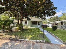 2271 W 10th St in Jacksonville, FL - Building Photo
