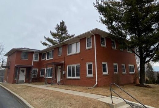 N87W16564 Appleton Ave in Menomonee Falls, WI - Building Photo