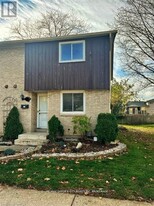 50 Lakeshore Rd in St Catharines, ON - Building Photo