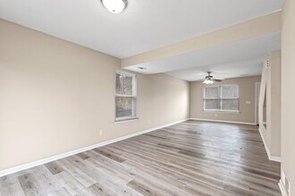 2008 Gus Ct in Columbia, MO - Building Photo - Building Photo